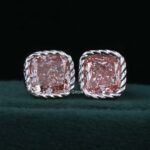 stud earrings​