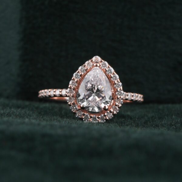 halo diamond engagement ring