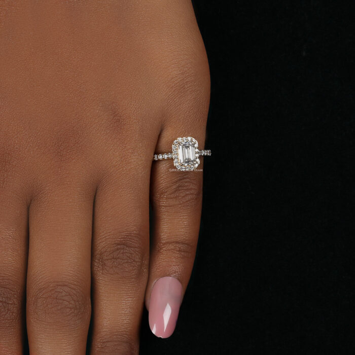 emerald and diamond ring