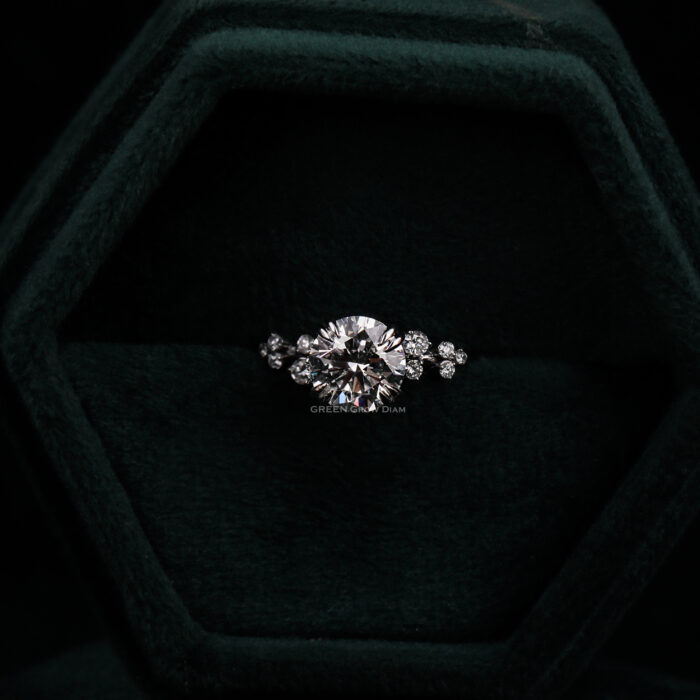 round diamond wedding rings