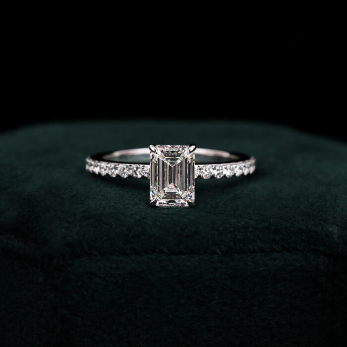 emerald and diamond ring
