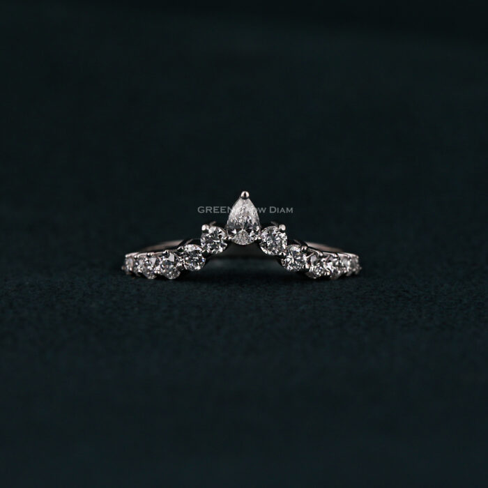 pear and round cut diamond band