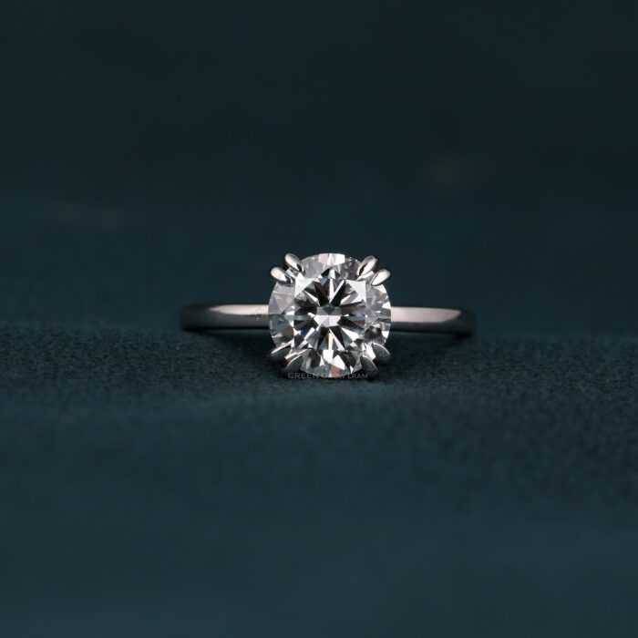 round cut solitaire engagement ring